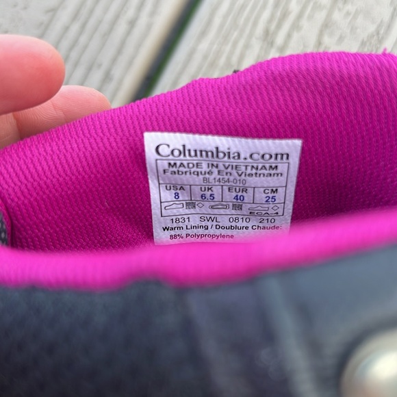 Women’s Columbia Omni-heat waterproof hiking boots, size 8 - Picture 9 of 9